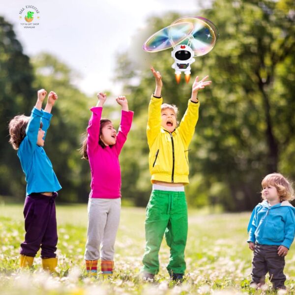 Flying Astronaut Spacemen. - Image 7